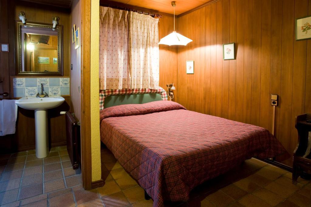 Niu Dels Falcons Bed & Breakfast La Molina  Room photo