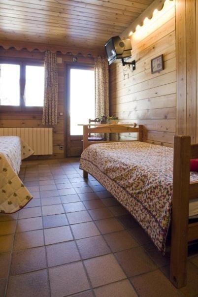 Niu Dels Falcons Bed & Breakfast La Molina  Room photo